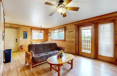 Warrens House | Family-Friendly Retreat at Three Bears Overlook