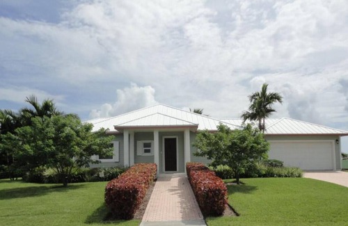 West End Apartment | Three Bedroom Home in West End OBB