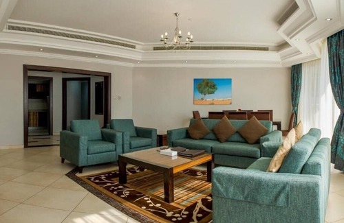 Al Majaz Apartment | Modern Three Bedroom Apartment Near Al Majaaz Park
