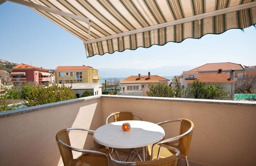 Baska Apartment | Oceanfront Three Bedroom Apartment with Sea View in Baška