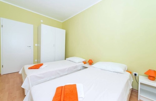 Cilipi Apartment | Family-Friendly Three Bedroom Apartment in Čilipi, Dubrovnik