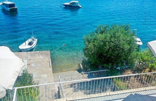Cove Tri Zala (Zrnovo) Apartment | Beachside Three Bedroom Apartment in Korčula - 10/10 Rating