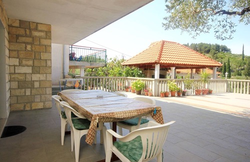 Trpanj Apartment | Pet-Friendly Three Bedroom Apartment with Ocean View in Trpanj