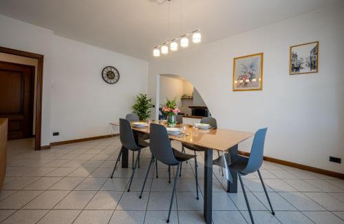 Dongo Apartment | Inviting Lake View Apartment - Larihome A57, 4-Star Stay
