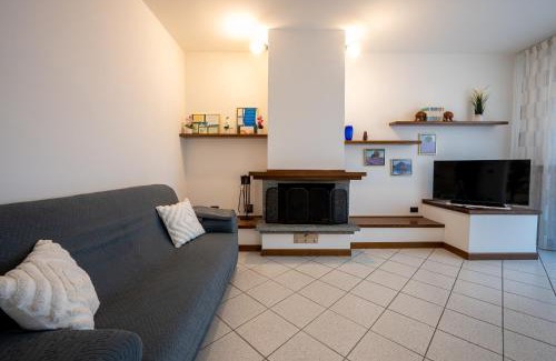 Dongo Apartment | Inviting Lake View Apartment - Larihome A57, 4-Star Stay