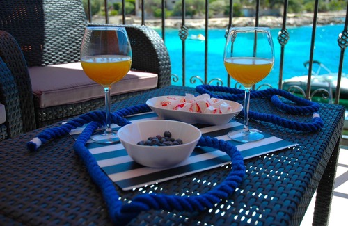 Prizba Apartment | Ideal Three Bedroom Apartment Steps from Prižba Beach