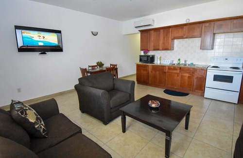 Osbourn Apartment | Relaxing Three-Bedroom Beachfront Apartment at Lord Nelson