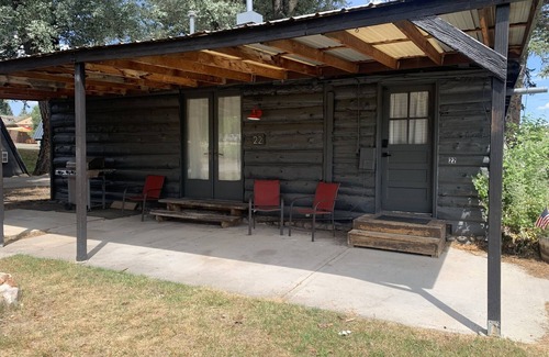 Meeker Apartment | Family-Friendly Three Bedroom Cabin with Full Kitchen