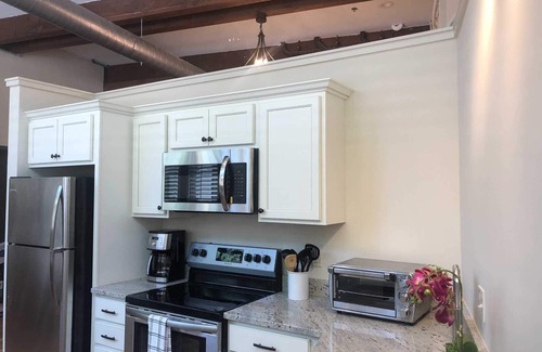 Downtown Asheville Condo | Central Asheville Condo with Kitchen & High Guest Rating 9.8