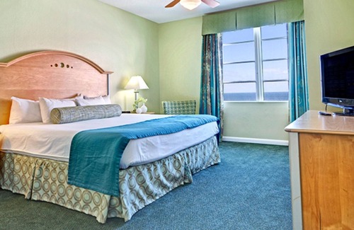 Daytona Beach Resort | Oceanfront Three Bedroom Condo with Private Pool & Spa