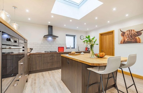 Stroud House | Dog-Friendly Three Bedroom Getaway at The New Bakehouse