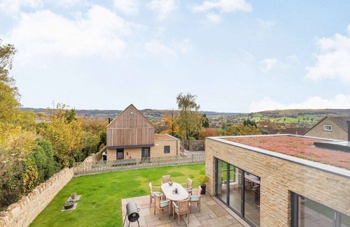 Stroud House | Dog-Friendly Three Bedroom Getaway at The New Bakehouse