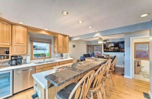 Rockford House | Beautiful Riverfront Retreat: 3-Bedroom Sleeps 10