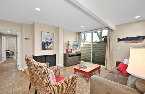 West Newport House | Beachside Three Bedroom Home with Patio and Breakfast