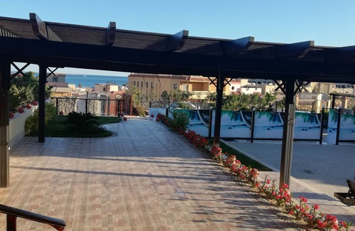 Al Ahyaa Villa | Beautiful Three-Bedroom Apartment in Private Villa with Pool