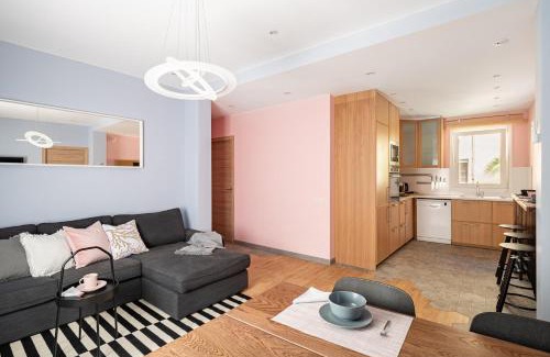 el Fort Pienc Apartment | Family-Friendly Three Bedroom Apartment with High Ratings