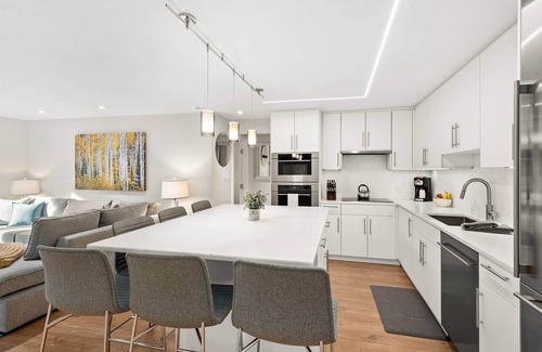 Aspen Condo | Escape to Tranquility: Enjoy 10% Off Your Retreat!