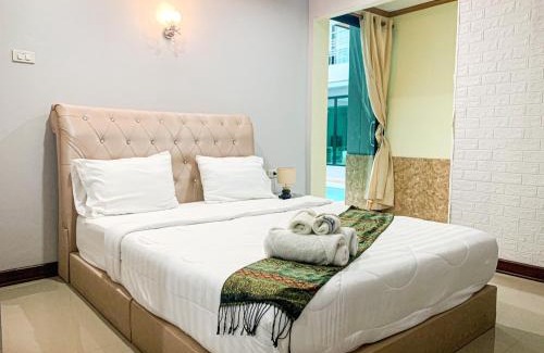 Nan Hotel | Pet-Friendly Stay at Three Bridges Hotel with Pool Access