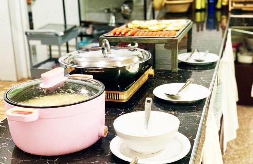 Nan Hotel | Pet-Friendly Stay at Three Bridges Hotel with Pool Access