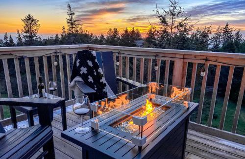 Oceanside House | Pet-Friendly Three Capes Bungalow with 9.3/10 Rating