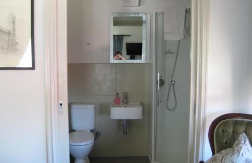 Albany House | Cozy Three Chimneys Bed and Breakfast | 9/10 Guest Rated