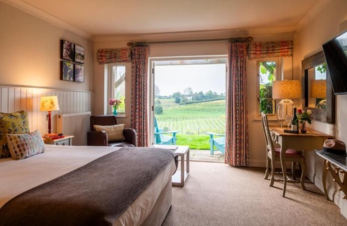 Newent Hotel | Exceptional Stay at Three Choirs Vineyards with Restaurant
