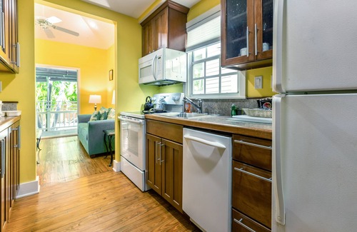 The Meadows Condo | Inviting Old Town Condo Getaway with Pool and Hot Tub