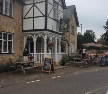 Turvey Bed & Breakfast | Pet-Friendly Three-Cranes: Guest Rated 9/10 with Breakfast