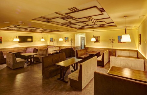 Yavory Hotel | Budget-Friendly Stay at Three Crowns Hotel with Breakfast