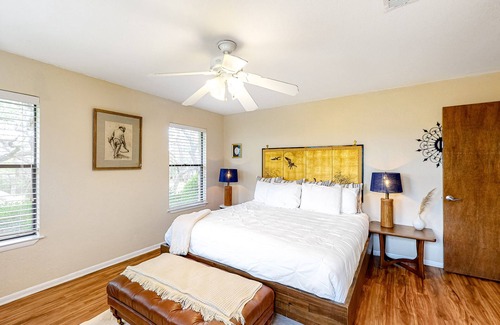 Dripping Springs House | Three Dog-Friendly Cabins Together with Shared Pool, Hot Tub & Outdoor Kitchen