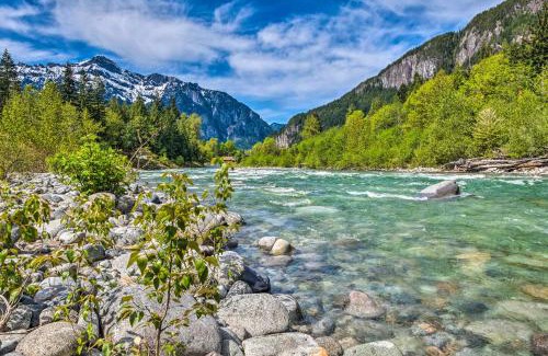 Index House | Relaxing Riverfront Cabins with Hot Tub Access & Pet-Friendly