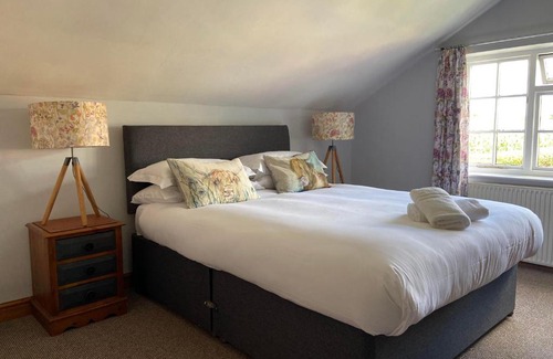 Hereford Hotel | Discover Three Horseshoes Inn: Family-Friendly Comfort