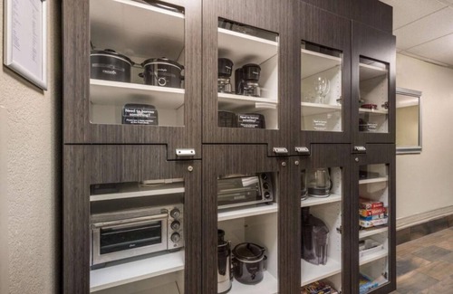 North Arlington Hotel | THREE Large Suites with Kitchens, Pet-friendly!