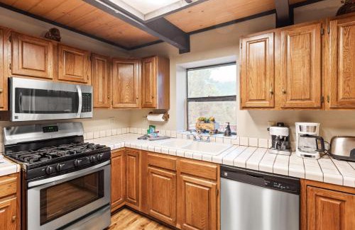 Upper Moonridge House | Three Little Birds - Craftsmanship Near Ski Resorts & Game Room
