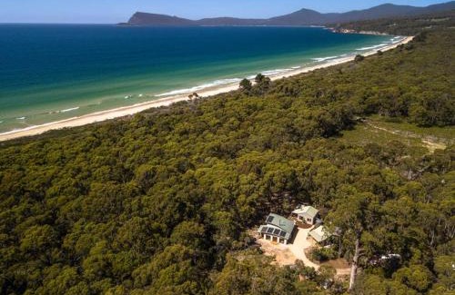 South Bruny House | Escape to Three Little Pigs: Off-Grid Family Retreat