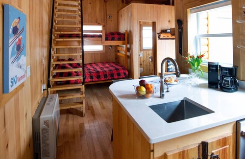 Warren Cabin | Cozy Cabins Minutes from Sugarbush Resort with Hot Tub