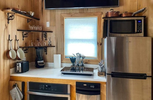 Warren Cabin | Cozy Cabins Minutes from Sugarbush Resort with Hot Tub