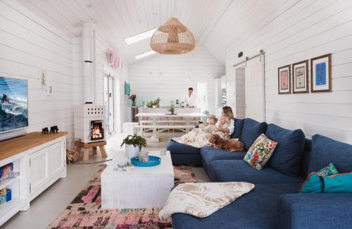 Gwithian Apartment | Experience Three Mile Beach: 4-Star Oceanfront Retreat