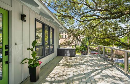 East Beach House | Family-Friendly Three Oaks Beach Cottage with Pool Access