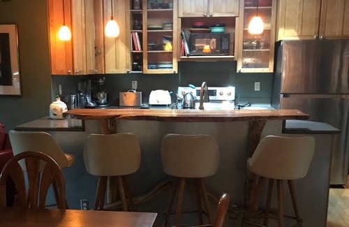 Three Oaks House | Unforgettable Stay at Three Oaks Creek House - Guest Rated 9.8