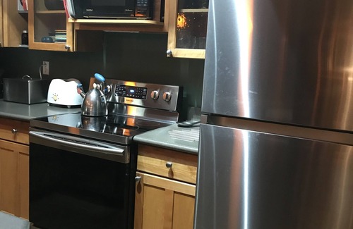 Three Oaks House | Unforgettable Stay at Three Oaks Creek House - Guest Rated 9.8