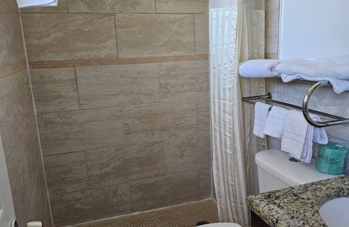 Titusville Hotel | Comfortable Stay at Three Oaks Motel with Family-Friendly Amenities