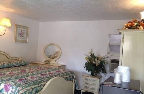 Titusville Hotel | Comfortable Stay at Three Oaks Motel with Family-Friendly Amenities