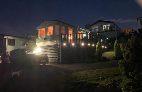 Fence Apartment | Pet-Friendly Retreat with Spectacular Three Peaks View