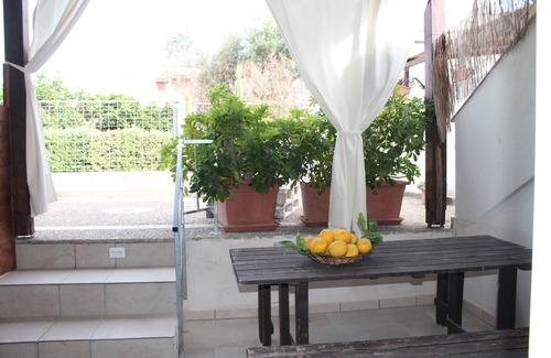 Vignacastrisi Apartment | THREE-ROOM APARTMENT WITH GARDEN "TERRA DI MARE (S7) "