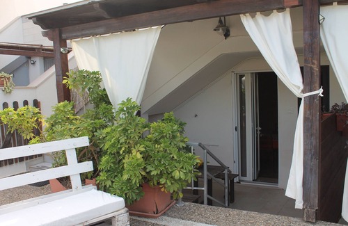Vignacastrisi Apartment | THREE-ROOM APARTMENT WITH GARDEN "TERRA DI MARE (S7) "