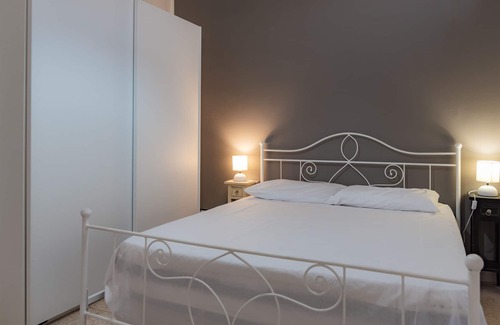 Modica House | Spacious Three-Room Apartment with Pool & Ocean View