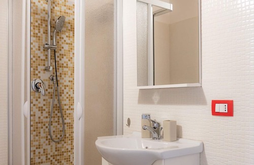 Modica House | Spacious Three-Room Apartment with Pool & Ocean View