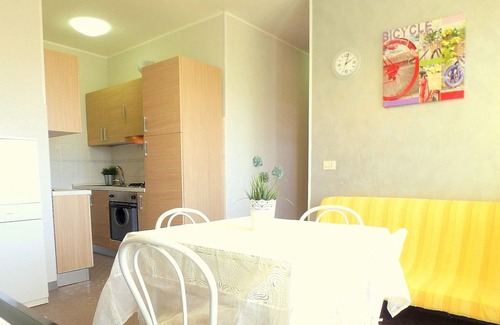 Lido di Pomposa Apartment | Seaside Three-Room Apartment with Kitchen & Beach Access