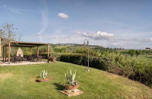Assisi Apartment | Relaxing Three-Room Apartment with Pool - Ginestra Escape